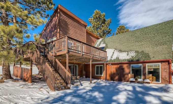 Rollinsville Cabina | Owl Chalet - 1950's Cabin close to hiking, creek, and brewery!