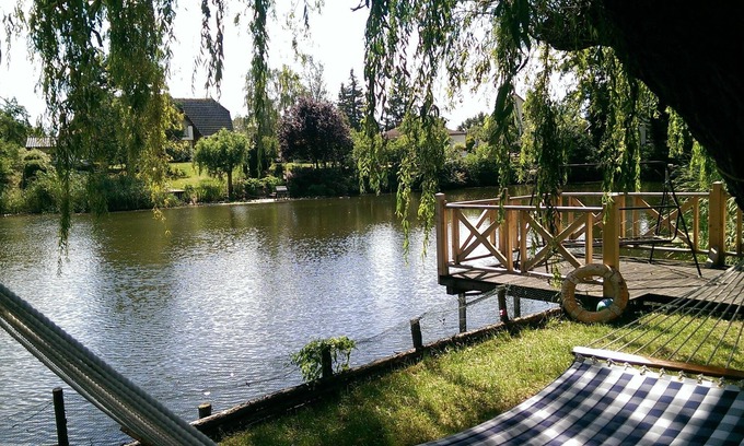 Koenigs Wusterhausen Casa | propia casa en el kl. lago privado al sur de Berlín / alrededores con el acceso al agua
