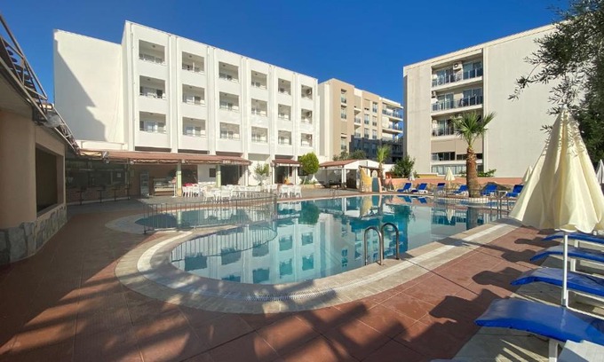 Kusadasi Apartamento | Oya Family Suites