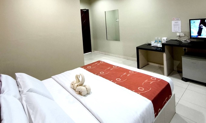 Oslob Hotel | OYO 1166 Hotel Wooden Crib
