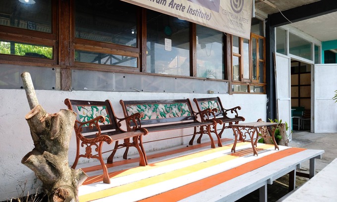 Tanjung Pandan Hotel | OYO 1853 Guest House D'makmoer