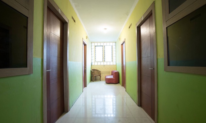 Tangerang Hotel | OYO 298 Gemilang Guesthouse