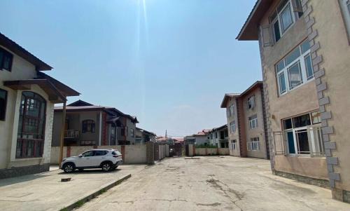 Brein Hotel | OYO 81382 Penthouse Villa