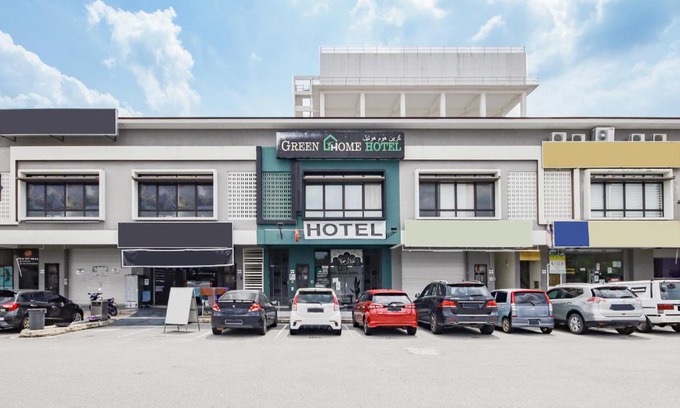 Sepang Hotel | OYO 90399 Green Home Hotel syariah