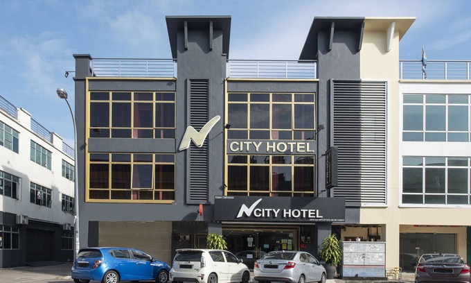 Bukit Indah Hotel | OYO 90403 North City Hotel