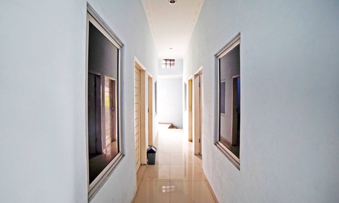 Medan Hotel | OYO 90922 Gurusinga Guesthouse