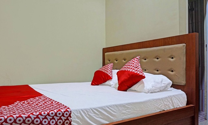 Makassar Hotel | OYO 91649 Orange Homestay Makassar