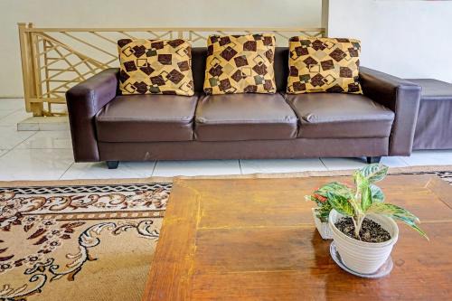 Dinoyo Hotel | OYO 91707 Jannah Homestay Syariah
