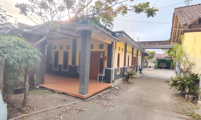 Pleret Hotel | OYO 93394 Pondok Wisata Kurniawan 2NearWonogondang Camp ( Bumi Perkemahan Wonogondang )