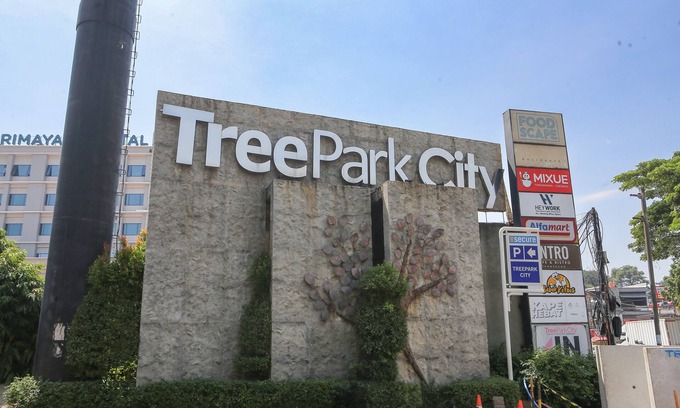 Tangerang Hotel | OYO 93432 Tree Room Hotel