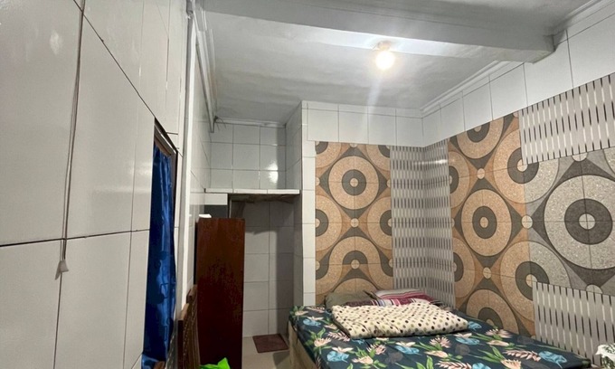 Depok Hotel | OYO 94004 Kenari Residence