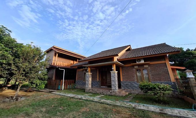 Sleman Hotel | OYO 94245 Alya Homestay Syariah