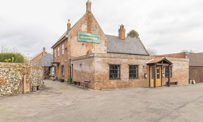 Horsham St Faith Casa | OYO Elm Farm Country House, Norwich Airport