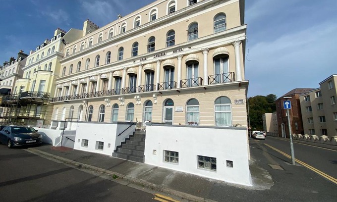 Folkestone Hotel | OYO Gran Canaria Hotel