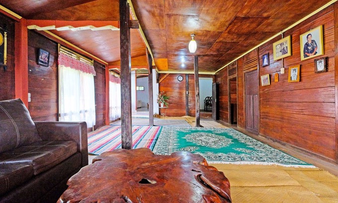 Makassar Hotel | OYO Homes 91167 Tatto Bara Homestay Near Tongkonan Payung Pangden