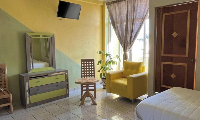 Huejotzingo Hotel | OYO Hotel Museo Carnaval
