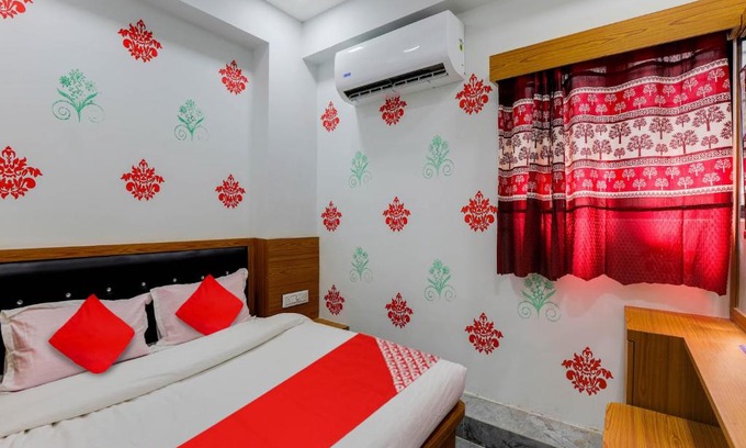 Ahmedabad Hotel | OYO Hotel Sunrise Inn