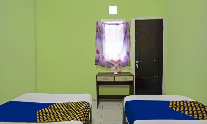 Malang Hotel | OYO Life 92474 Penginapan Rusunawa Ii