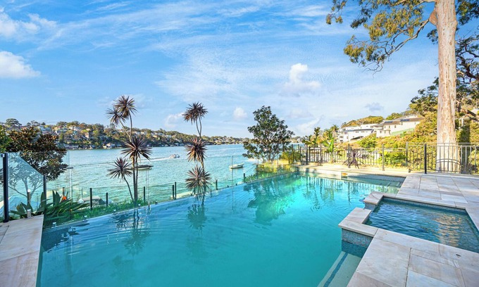 Oyster Bay Casa | Oyster Bay · Luxury House Pier & Seaview
