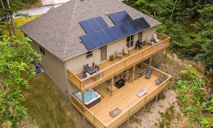 Bella Vista Casa | OZ Adventure Retreat-Explore *Ride*Relax*Repeat
