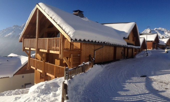 Oz Casa | Oz/Alpe d'Huez 110m slopes, up to 21 people, Hammam, en-suite bedrooms