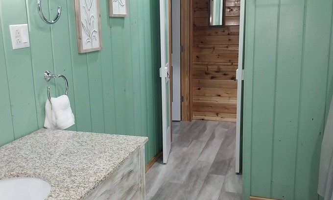 Licking Casa | Ozark Lodge-Spacious Stay adjacent to Ozark Retreat