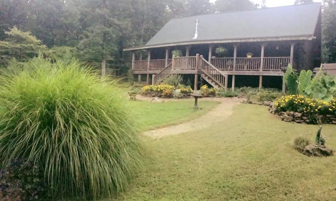 Winslow Cabina | Ozark Mountain Log Cabin Retreat in Northwest Arkansas