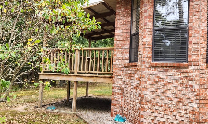 Ozark Casa | Ozark National Forrest. Trails, Devil's Canyon, Fish, Hunt deer, bear, turkey.
