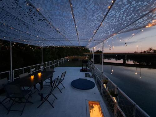 Torcy Alquiler De Eote | Péniche Amadeus conviviale et cosy , proche de Disney et de Paris