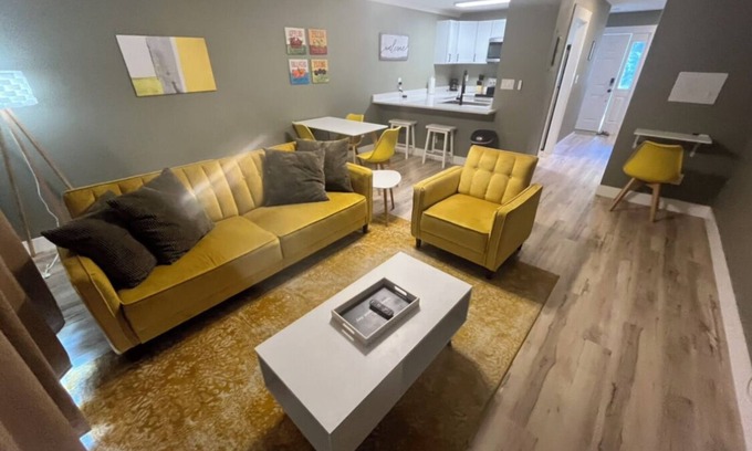 Southeast Pensacola Casa | P,COLA'S COMFY TOWNHOME STAY