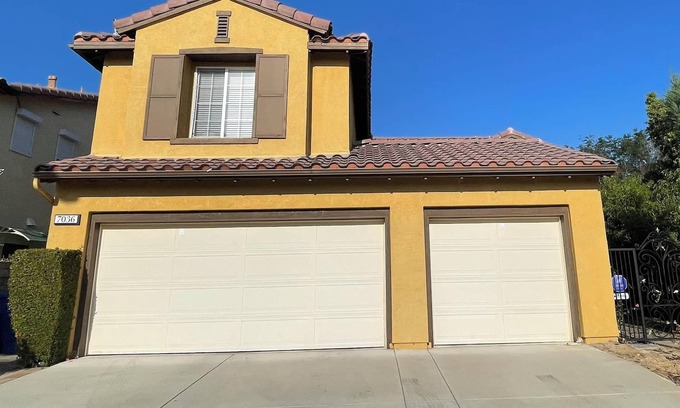 Calabasas Casa | Pacific Gateway West Hills. Newly updated 5BR/3BA.
