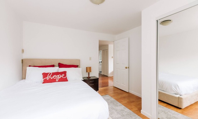 Mukilteo Casa | Pacific Northwest Living Guest House - 1 Bedroom + Loft with Queen Bed
