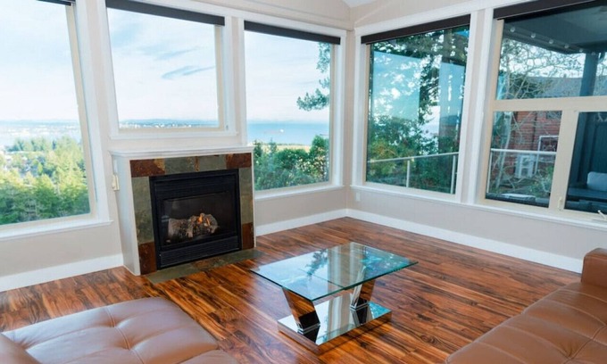 Colwood Casa | Pacific Outlook Retreat
