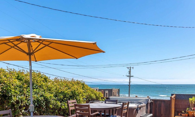 Eastside Santa Cruz Casa | Pacific Paradise steps from the Beach!