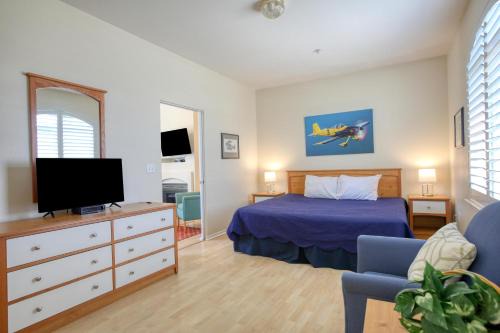 Oceano Casa | Pacific Plaza #204 - Eagles Nest - 1BdrmUp-K