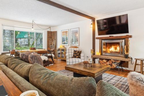 Packwood Casa | PackShack - Cozy Ski Cabin Mins from White Pass home