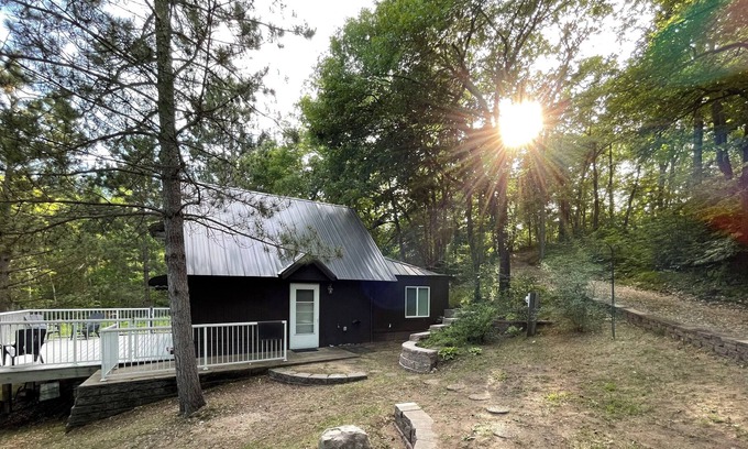 Menahga Cabina | Paddler’s Paradise - Modern cozy cabin on the river!