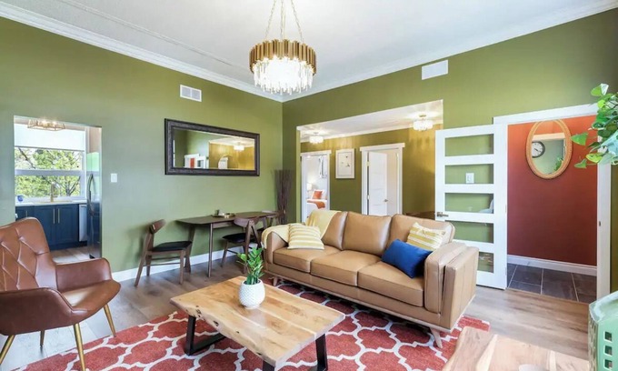 Whitehorse Casa | Paddy's Pond Place