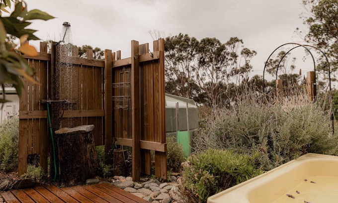 St Helens Apartamento | Paddy's Shack - Outdoor Bath, Sauna & BBQ
