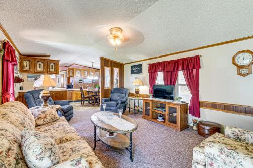 Paden City Casa | Paden City Home Near Ohio River!