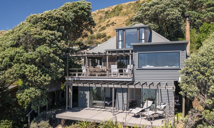 Paekakariki Casa | PAEKAKARIKI RETREAT – PAEK?K?RIKI BEACHFRONT HOME in Kapiti Coast
