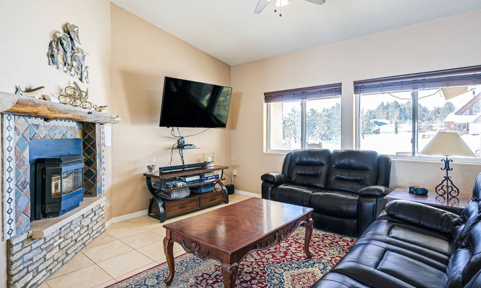 Pagosa Highlands Casa | Encantadora Pagosa Springs House w / Mtn vistas y jacuzzi!