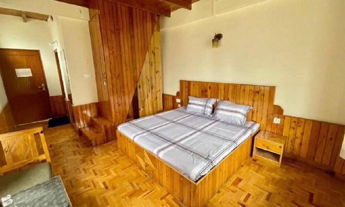 Naggar Casa | Pahariqueenhousecafe