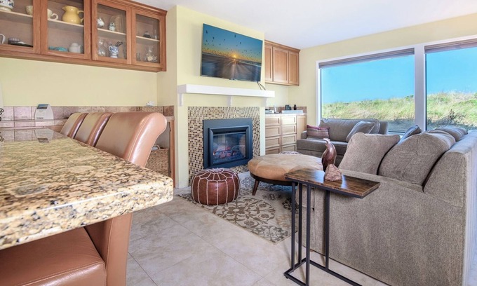 Pajaro Dunes Condominio | Pajaro Dunes Resort: Ocean Front 2 Bed/2 Bath New On Rental Program!