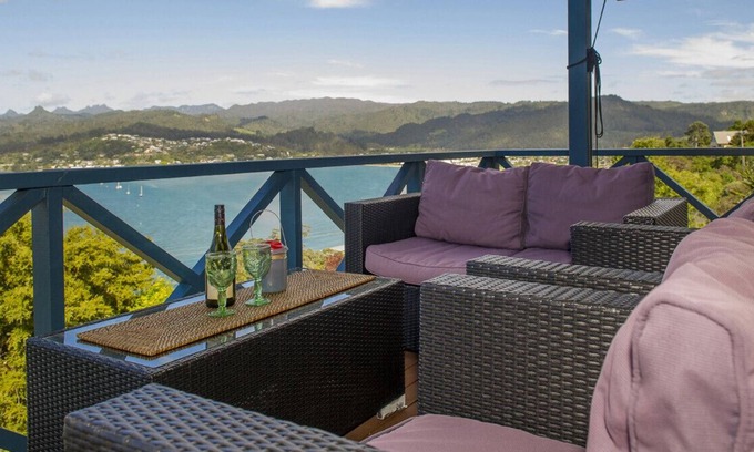 Tairua Cabaña | Paku Paradiso - Puerta de entrada a la playa de agua caliente y la ensenada de la catedral - Tairua Holiday Home