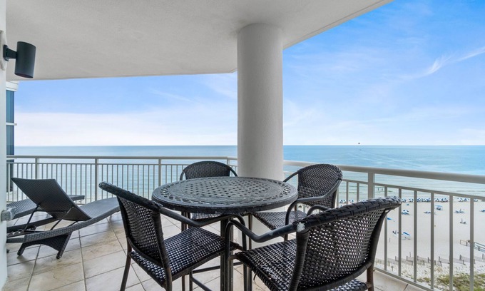 Ono Island Condominio | Palacio 802: Beachfront | Private Balcony | Resort Amenities