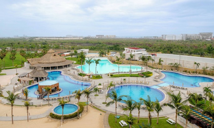 Puente del Mar Hotel | Palacio Mundo Imperial All Inclusive Resort