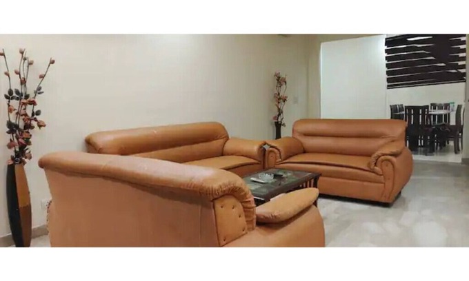 Nehru Place Apartamento | Palatial 4 BHK Apartment next to GK-2 Market