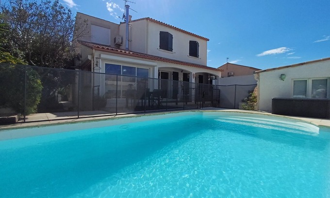 Palavas-les-Flots Casa | Palavas Villa 3 bedrooms. Av Piscine/Jardin/PK. Close to the sea and the center (4-minute walk)