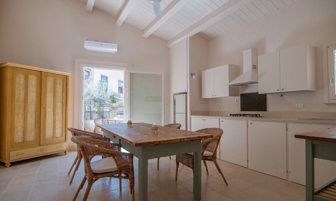 Modica Apartamento | Palazzo degli Olivi - The Jasmine Terrace en la zona monumental de Modica